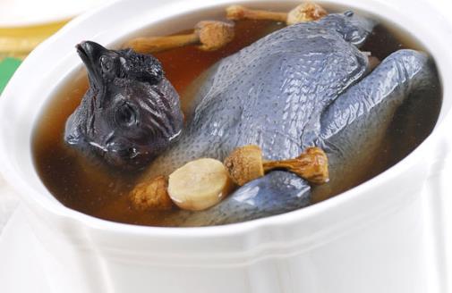 黑色食物可以補(bǔ)腎 常吃黑米補(bǔ)腎養(yǎng)身