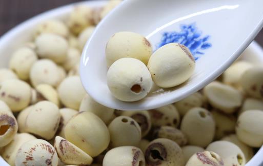 蓮子一把 大腦靈活降壓安神簡(jiǎn)單又有效