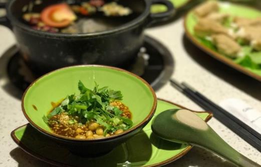 長期食素缺乏微量元素引起疾病 科學(xué)吃素有講究