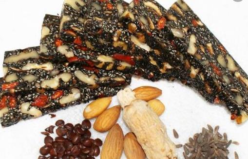常吃阿膠膏的好處 阿膠補(bǔ)血滋陰潤燥止血 