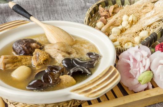 經(jīng)期女人調(diào)養(yǎng)食譜的做法 經(jīng)期飲食注意事項