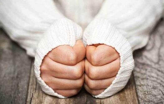 手腳容易出汗的原因 常吃養(yǎng)生粥緩解手腳出汗
