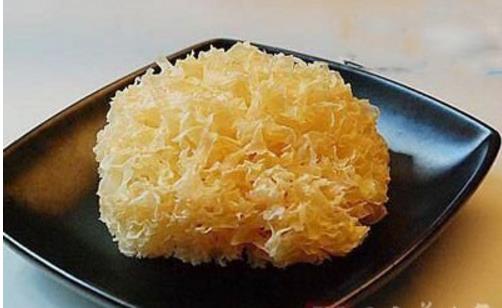 銀耳營養(yǎng)價(jià)值高 春季止咳潤肺可吃它