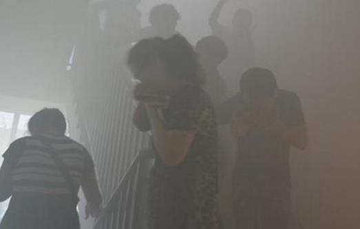 發(fā)生火災(zāi)不可盲目逃生 火場逃生九要訣