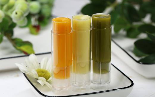 護(hù)唇膏用不完 教你護(hù)唇膏的超棒用法