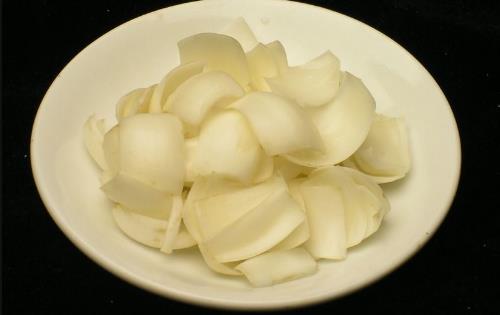 春季養(yǎng)生喝7款養(yǎng)生湯 潤肺養(yǎng)生不生病