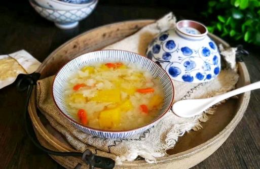 春季養(yǎng)生喝7款養(yǎng)生湯 潤肺養(yǎng)生不生病