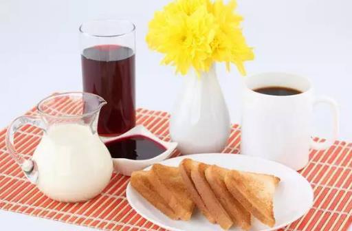 孩子早上不吃飯，寶媽可以學(xué)著做這碗粥，孩子不挑食還營