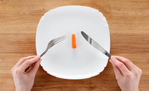 不吃晚飯和吃撐哪個(gè)后果更嚴(yán)重 答案你意想不到……