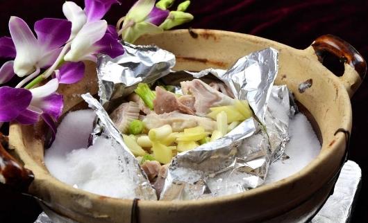 鹽能烹飪出美味的佳肴 吃鹽過(guò)多的危害