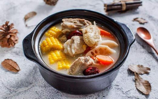 喝湯養(yǎng)生保健 腦力勞動者喝湯應(yīng)該以健腦湯為主