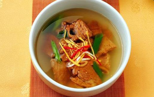 喝湯養(yǎng)生保健 腦力勞動者喝湯應(yīng)該以健腦湯為主