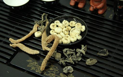 經(jīng)常煲中藥你煲的對(duì)嗎？ 可能令藥效減半