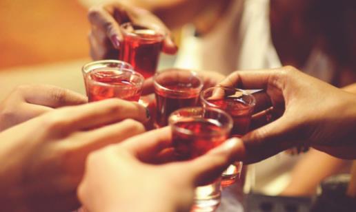 天天喝酒會(huì)給身體帶來(lái)4大危害