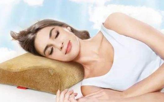 睡姿不正確很傷身 不想長(zhǎng)眼角皺紋就別趴著睡
