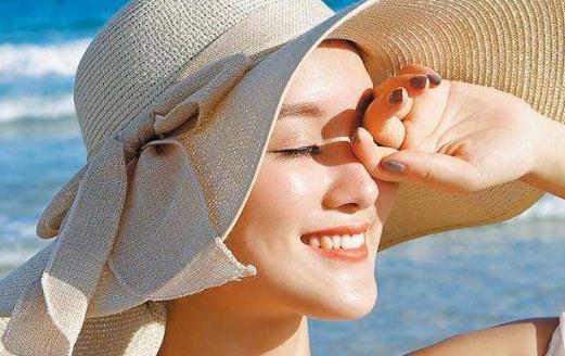 人手必備的夏季護(hù)膚小手冊 讓皮膚光澤細(xì)膩妝容清爽