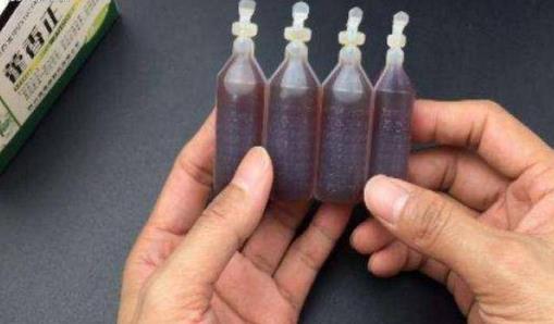 把藿香正氣水涂在腳上，有什么作用？醫(yī)生：還有4個妙用您