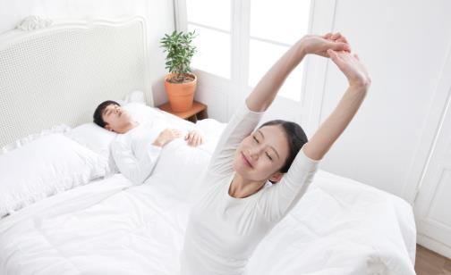 女人長期裸睡，會有什么影響？若符合這些要求，整晚睡得