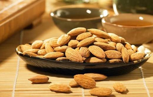 食用堅(jiān)果降低心臟衰竭風(fēng)險(xiǎn) 重口味的堅(jiān)果要留意