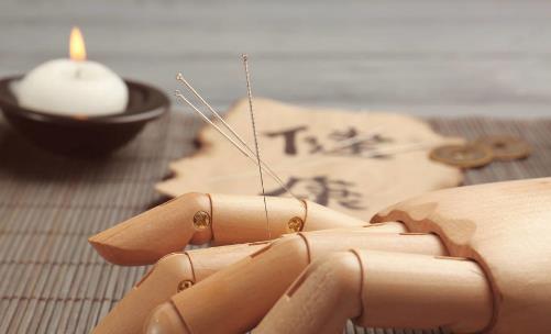 經(jīng)絡(luò)聯(lián)系臟腑起重要作用 經(jīng)絡(luò)拍打養(yǎng)生解決身體問題