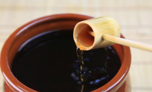 夏天適量吃醋好處多多 堅(jiān)持吃醋可減少內(nèi)臟脂肪