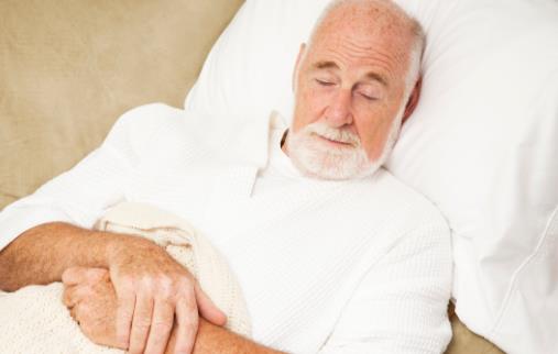 提高老人睡眠質(zhì)量 睡覺(jué)前有八件事是必須做
