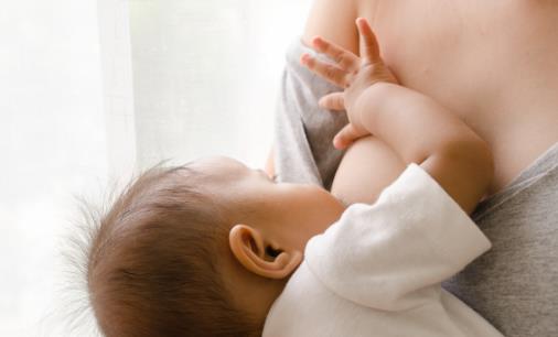 堅持母乳喂養(yǎng)也要走過重重難關(guān) 母乳喂養(yǎng)的10個誤區(qū)