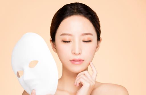 黑面膜、白面膜不重要！醫(yī)師教你看成分挑對(duì)面膜
