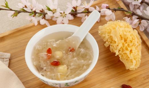 氣候干燥損陰傷肺 常見(jiàn)的潤(rùn)肺食物