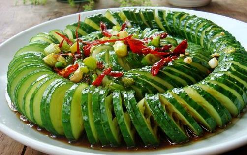 黃瓜的營養(yǎng)價(jià)值 黃瓜的食用及美容功效