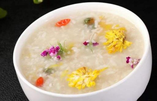熬夜對(duì)健康造成傷害 最適合熬夜一族的養(yǎng)生食物