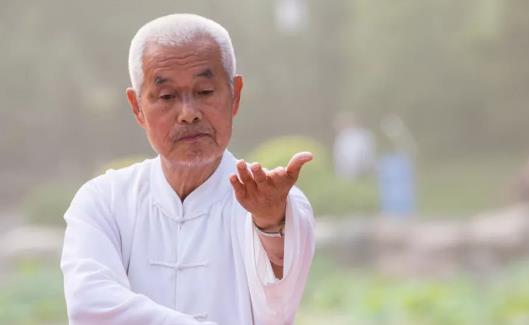 太極拳的節(jié)奏很適合老年人 練習太極拳的八個注意事項