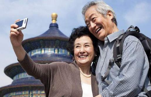 老人經(jīng)常旅游緩解孤獨寂寞 老人旅游的注意事項 