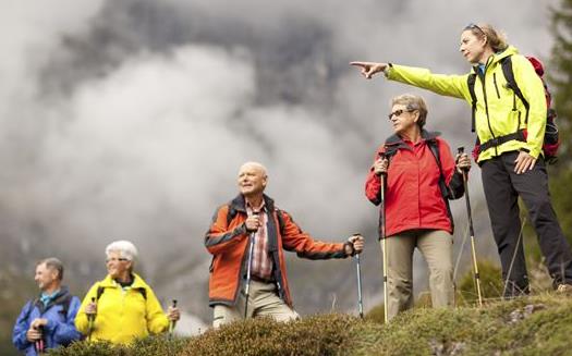 老人經(jīng)常旅游緩解孤獨寂寞 老人旅游的注意事項 