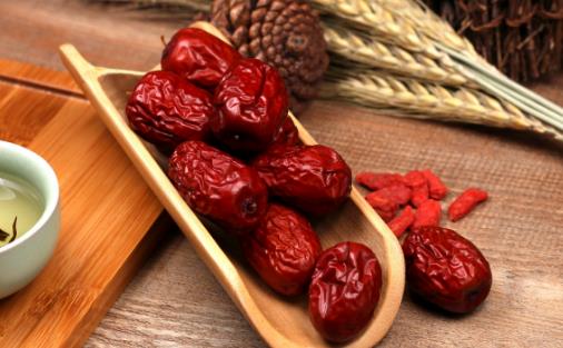 女性氣血虛的九大癥狀 日?？啥喑匝a氣血食療方