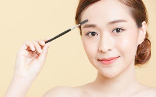 化妝一定要學(xué)會(huì)畫眉毛 如何畫出自然眉毛