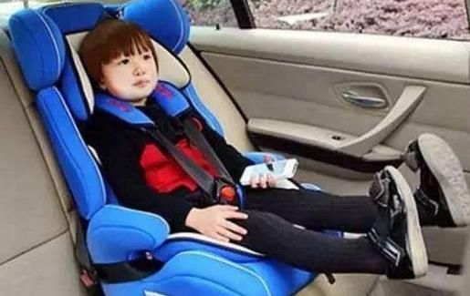 寶寶乘車注意事項 孩子不宜系成人安全帶