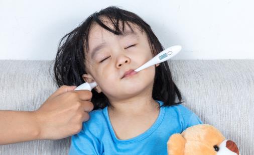 小孩嘔吐發(fā)燒吃什么 不妨多吃這三種食療方
