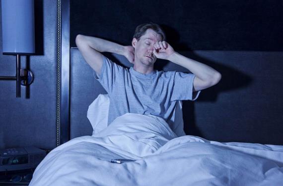 睡不著覺別急著吃藥 跟著專家學習“助眠大法”
