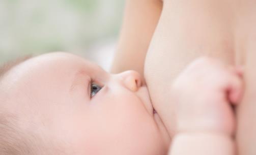 乳頭皸裂怎么辦？疼痛別硬扛！