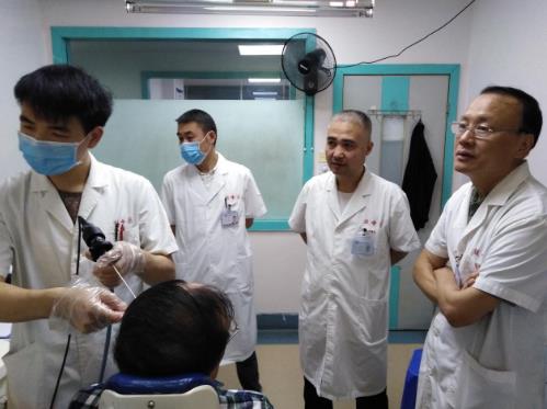 耳鼻喉專家林齊鳴—對待工作三十年如一日 詮釋醫(yī)者仁心