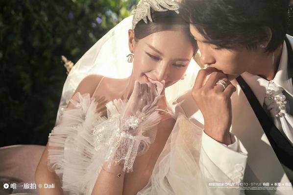 唯一旅拍告訴你：旅拍婚紗照中男士應(yīng)該做些什么？