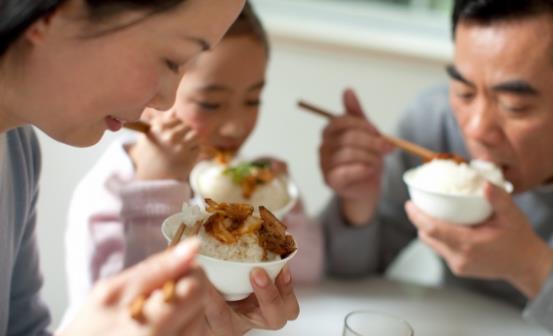 吃飯的禁忌你知多少 吃米飯的四項(xiàng)原則