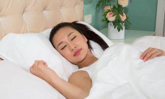 中午不睡下午崩潰 科學(xué)午睡有技巧