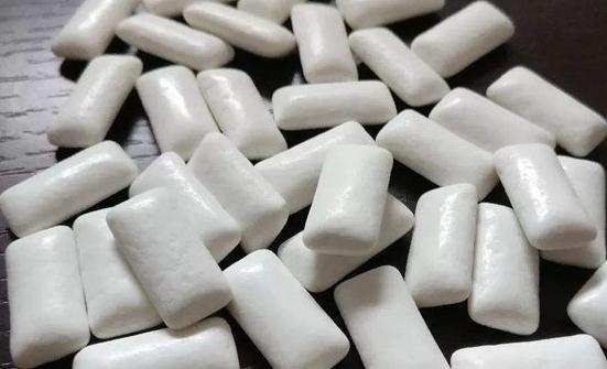 嚼口香糖能夠緩解注意力 經(jīng)常嚼口香糖對(duì)身體的利與弊 