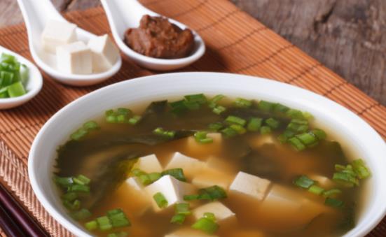 骨質(zhì)疏松的認(rèn)知誤區(qū)你中了沒 骨質(zhì)疏松的飲食保健