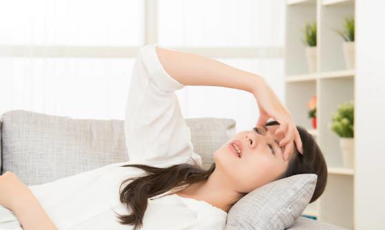 生活中的壞毛病小心惹來頭痛 頭痛時(shí)臥床休息可緩解頭痛