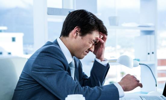 生活中的壞毛病小心惹來頭痛 頭痛時(shí)臥床休息可緩解頭痛
