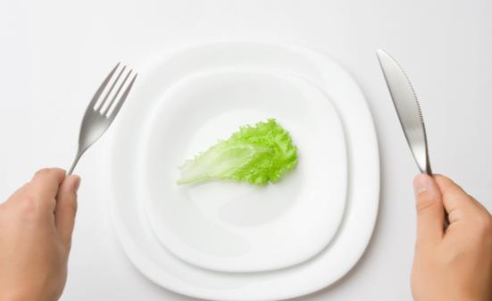 短期集中型節(jié)食減肥危害大 拒絕病態(tài)美學會健康減肥