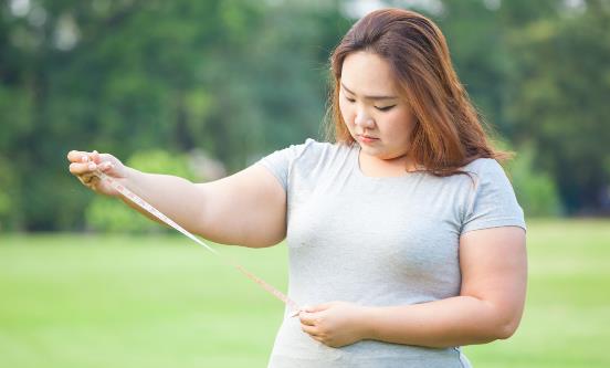體重輕了看起來還是那么胖 短期內(nèi)體重下降掉的只是水分